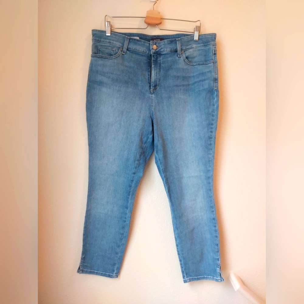 Plus Size Woman's NYDJ LA Light Wash Ami Skinny Ankle Jeans, Size 18